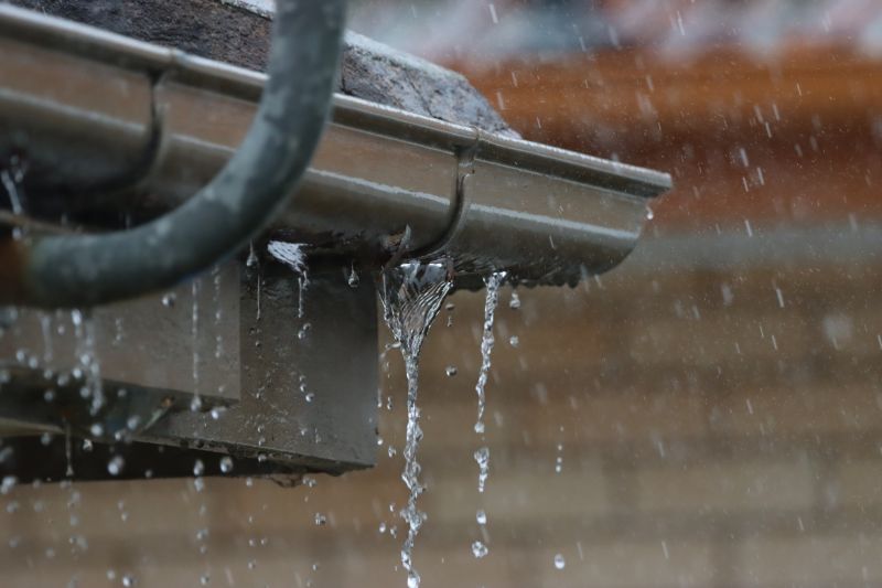 Rain Gutter Repair